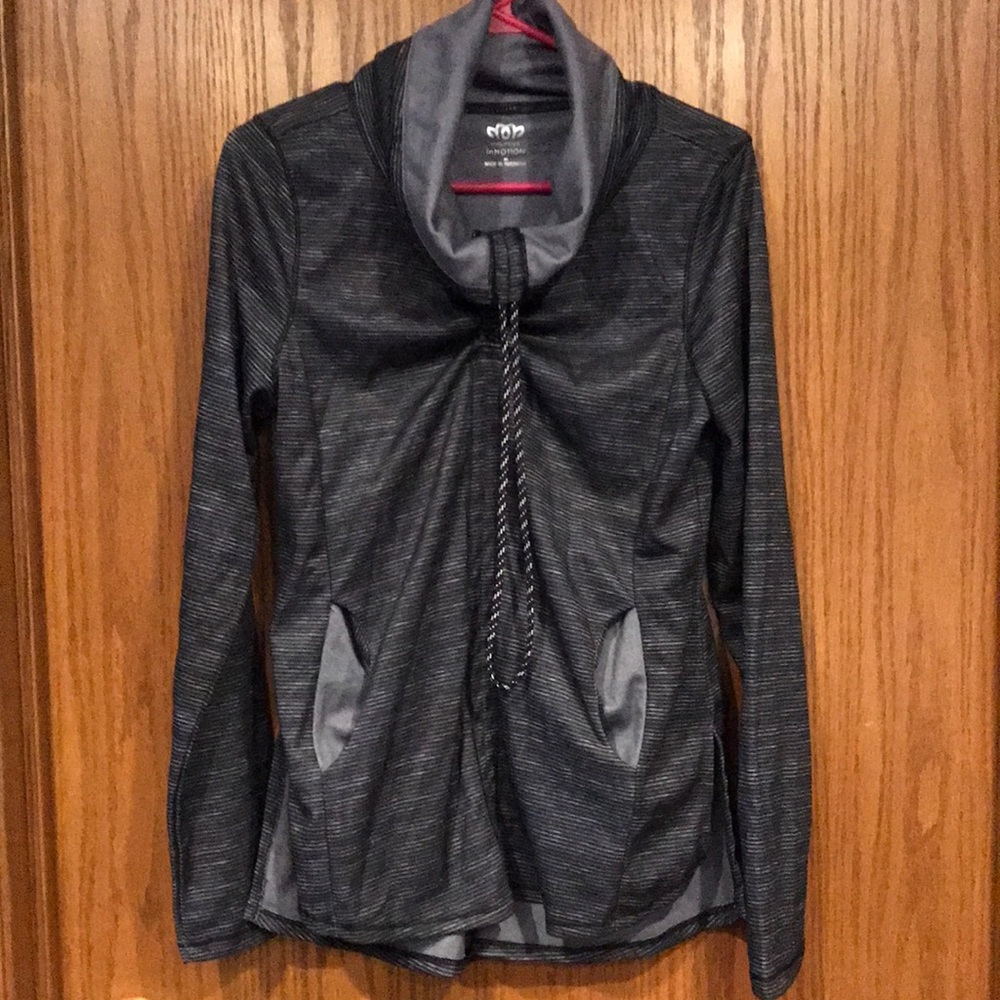 Maurices inMotion Long Sleeve Pullover | Medium | NWT